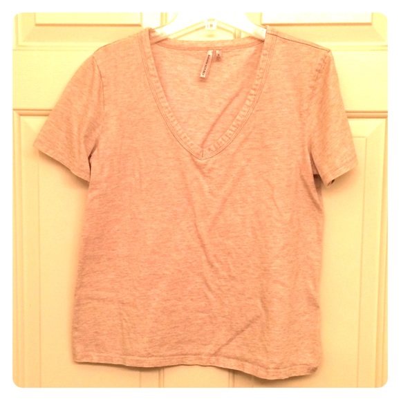 2 for $15 Banana Republic V-Neck TShirt - Bundle - Picture 1 of 3